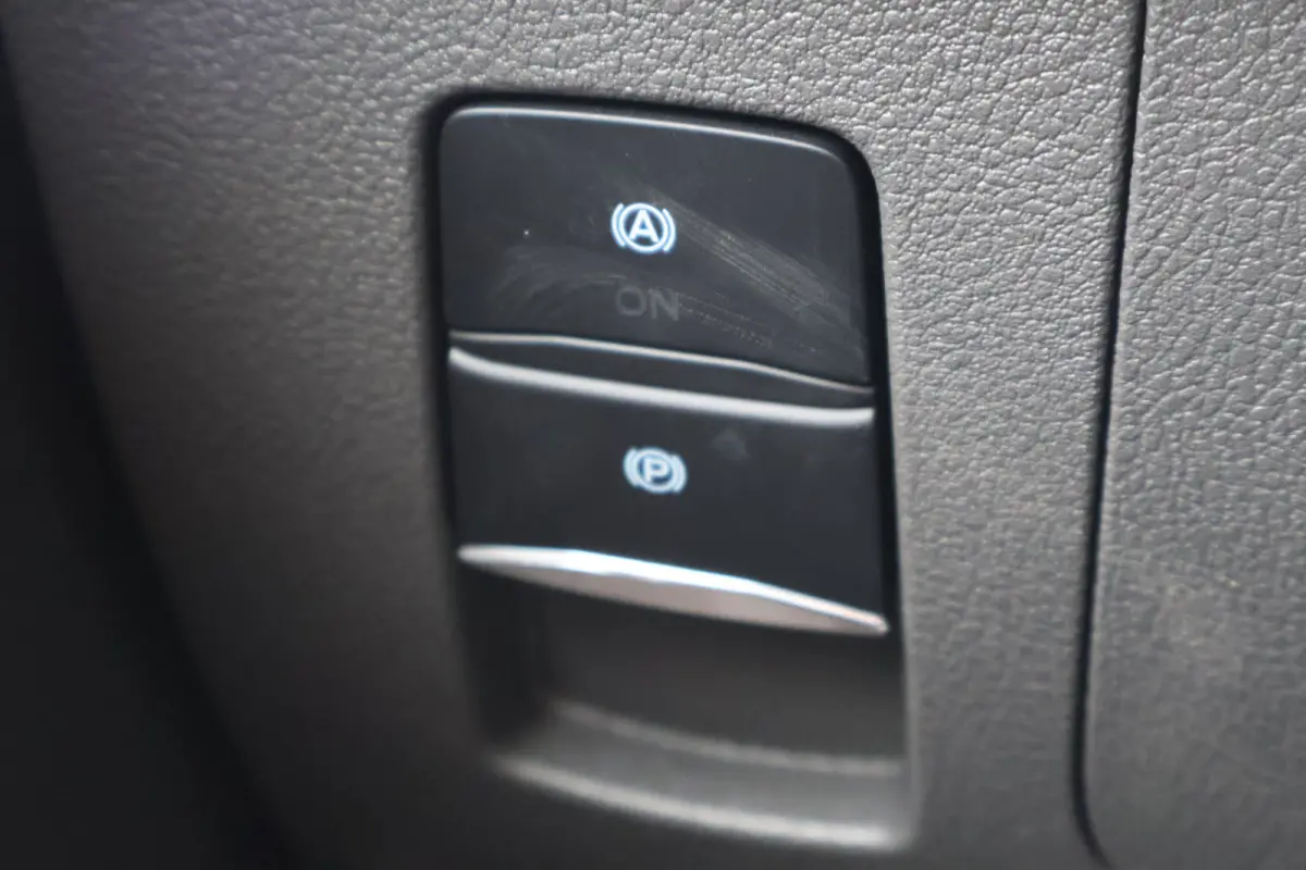 350 L4 H3 Trend 68 kWh Post NL Inrichting