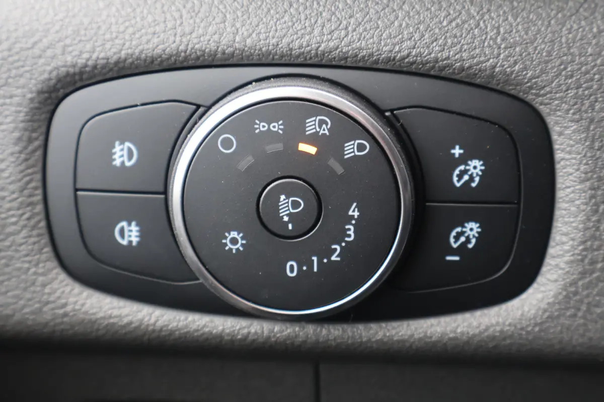 350 L4 H3 Trend 68 kWh Post NL Inrichting