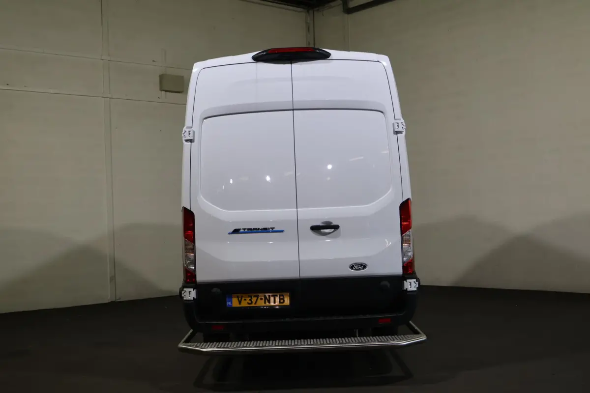 350 L4 H3 Trend 68 kWh Post NL Inrichting