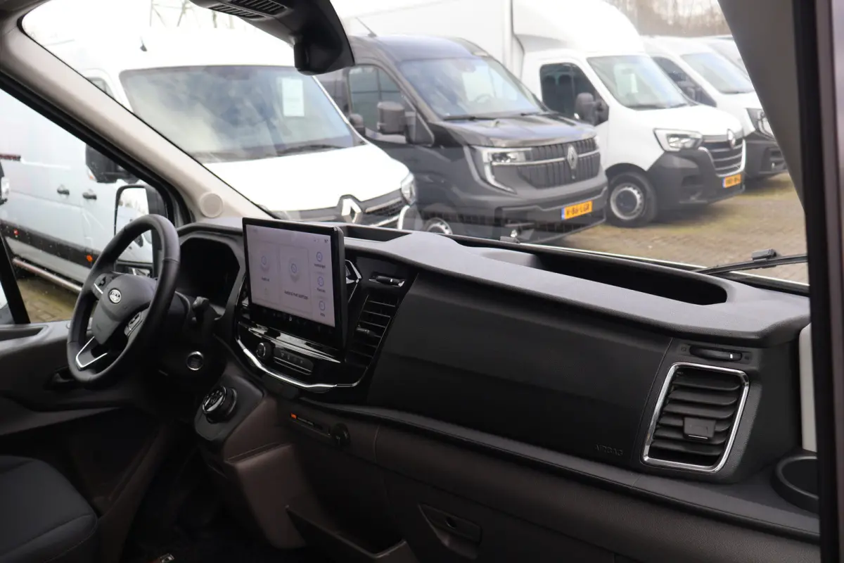 350 L4 H3 Trend 68 kWh Post NL Inrichting