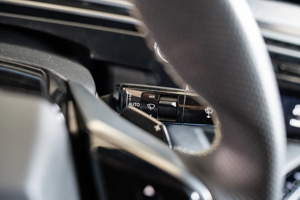 1.2 Hybrid 136 GT | Achterbank in delen neerklapbaar | Achteruitrijcamera | Apple Carplay/Android Auto|telefoonintegratie premium