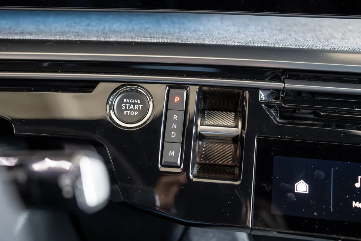 1.2 Hybrid 136 GT | Achterbank in delen neerklapbaar | Achteruitrijcamera | Apple Carplay/Android Auto|telefoonintegratie premium