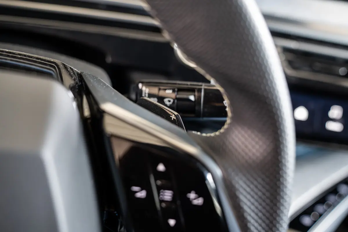1.2 Hybrid 136 GT | Achterbank in delen neerklapbaar | Achteruitrijcamera | Apple Carplay/Android Auto|telefoonintegratie premium