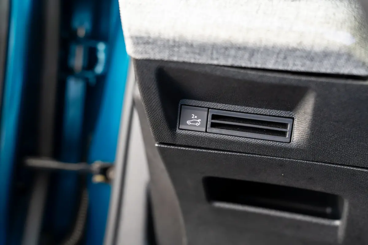 1.2 Hybrid 136 GT | Achterbank in delen neerklapbaar | Achteruitrijcamera | Apple Carplay/Android Auto|telefoonintegratie premium