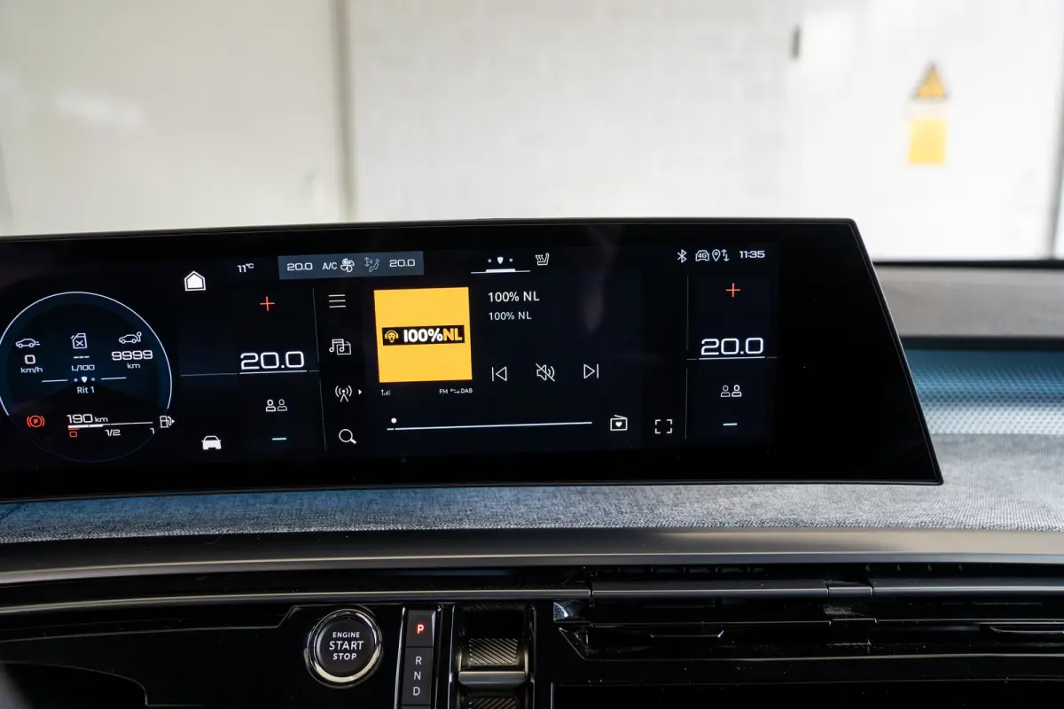 1.2 Hybrid 136 GT | Achterbank in delen neerklapbaar | Achteruitrijcamera | Apple Carplay/Android Auto|telefoonintegratie premium