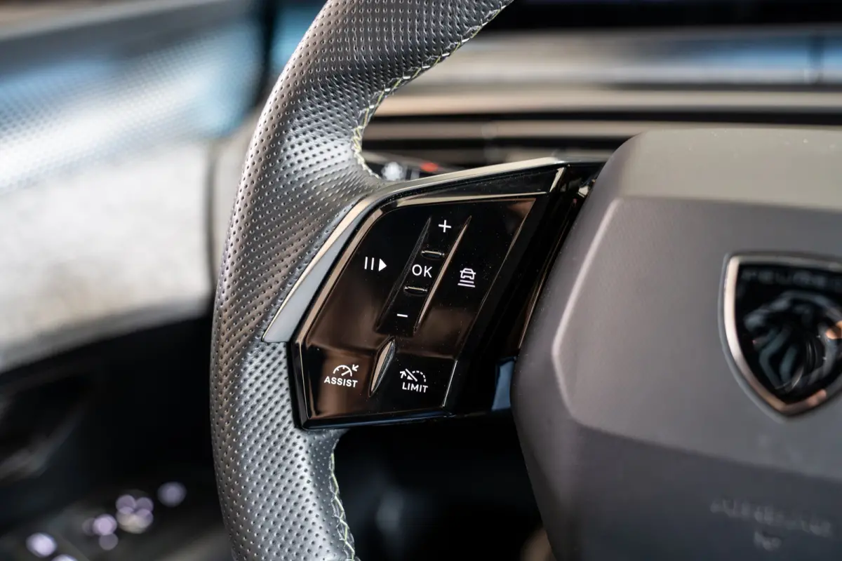 1.2 Hybrid 136 GT | Achterbank in delen neerklapbaar | Achteruitrijcamera | Apple Carplay/Android Auto|telefoonintegratie premium