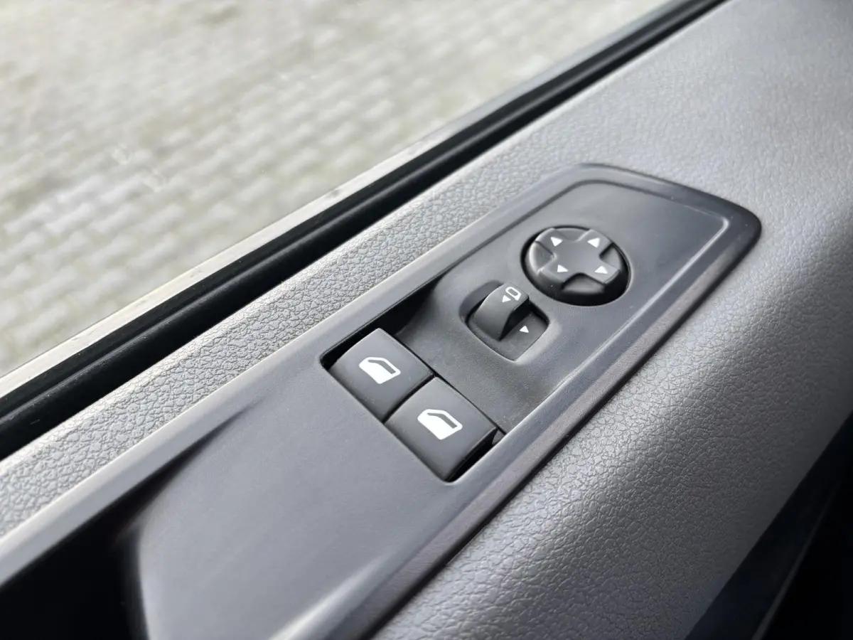 2.0 BlueHDI 120 XL*A/C*CRUISE*BLUETOOTH*2500KG TRG