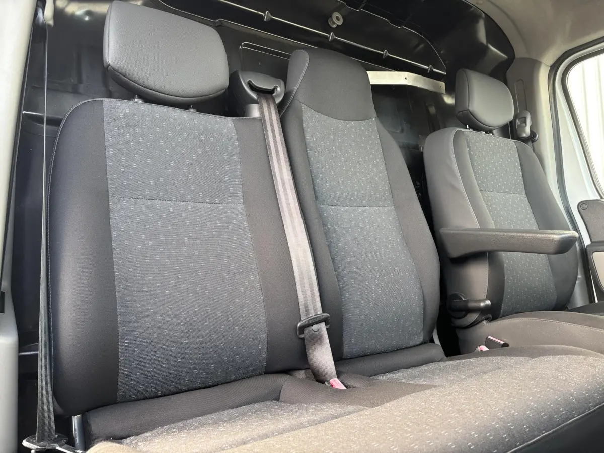 2.3 CDTI L2H1*A/C*CRUISE*LAADKLEP*3PERS*TEL*2500KG