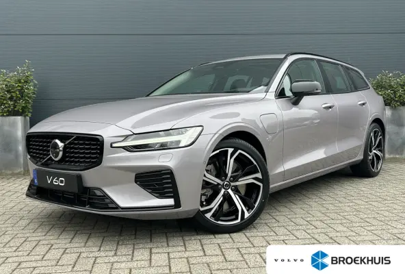 2.0 T8 Plug-in hybrid AWD Ultra Dark | Bowers & Wilkins| Massage stoelen | Gelamineerd Glas | HUD | 19" 5-triplespaaks