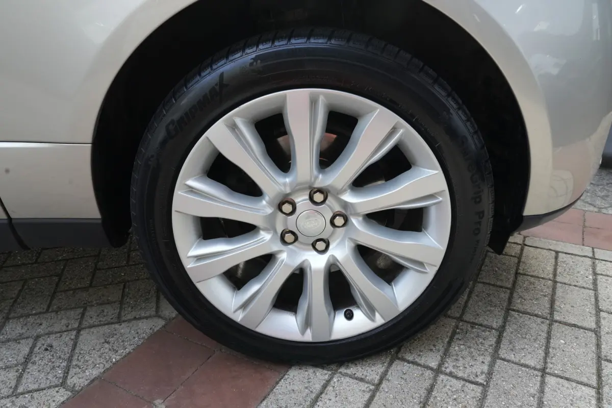 3.0 TDV6 Vogue | 259PK | Navi | Trekhaak | Meridian | 360° | Leder | Land Rover Range Rover Vogue 258 PK met 3.0 V6 diesel, navigatie, elektrisch uitklapbare trekhaak, Meridian audiosysteem