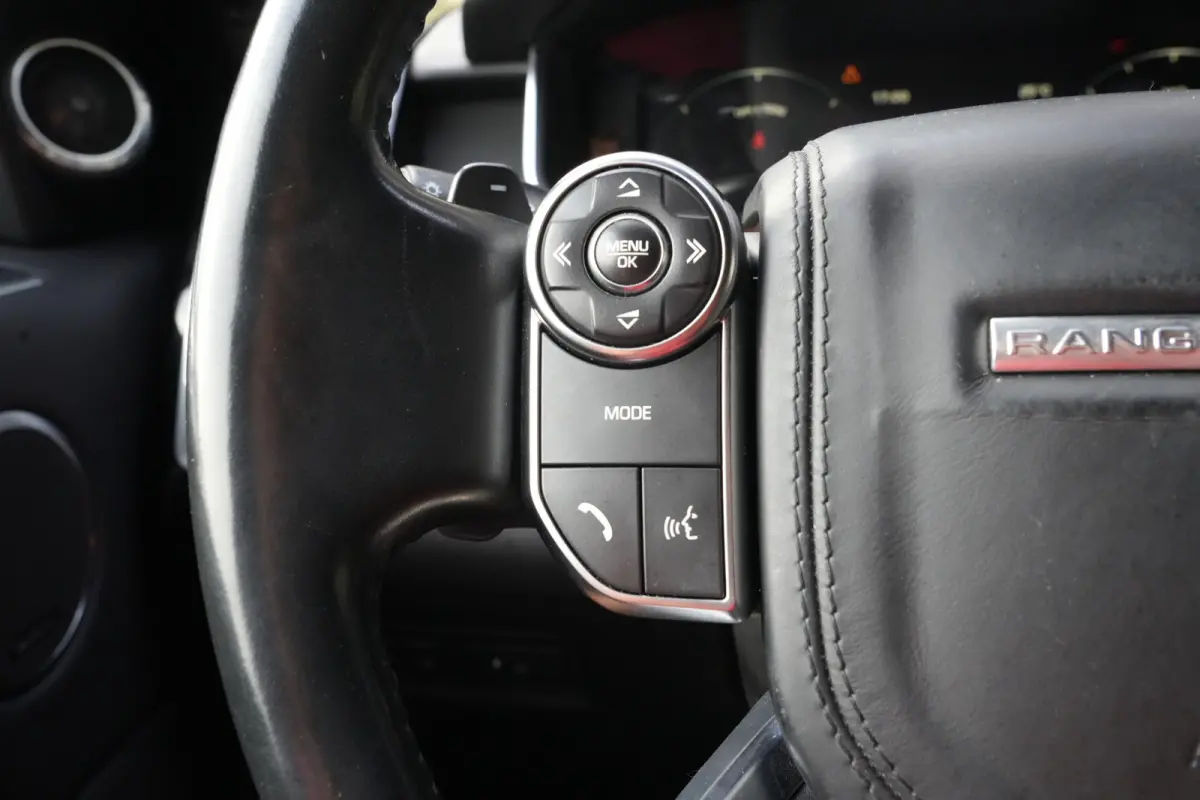 3.0 TDV6 Vogue | 259PK | Navi | Trekhaak | Meridian | 360° | Leder | Land Rover Range Rover Vogue 258 PK met 3.0 V6 diesel, navigatie, elektrisch uitklapbare trekhaak, Meridian audiosysteem