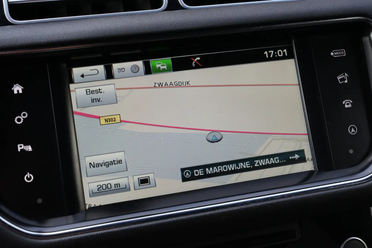 3.0 TDV6 Vogue | 259PK | Navi | Trekhaak | Meridian | 360° | Leder | Land Rover Range Rover Vogue 258 PK met 3.0 V6 diesel, navigatie, elektrisch uitklapbare trekhaak, Meridian audiosysteem