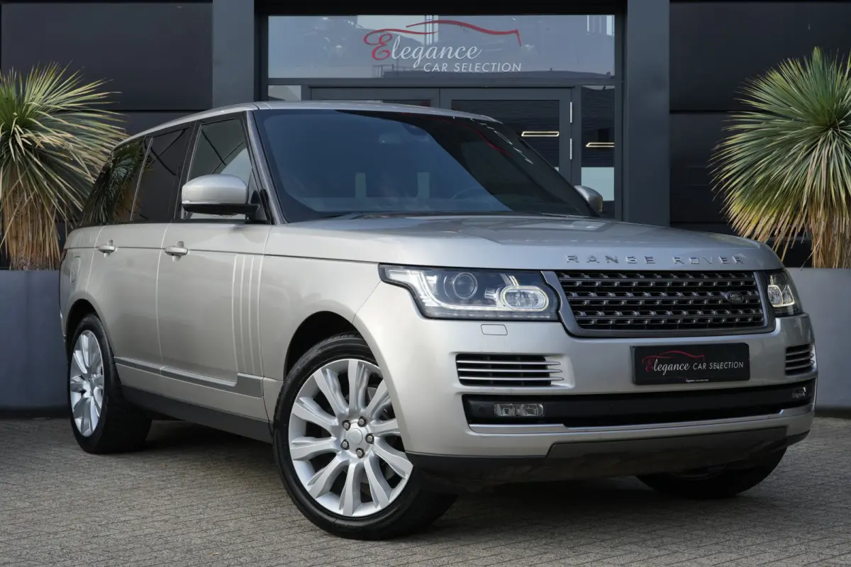 3.0 TDV6 Vogue | 259PK | Navi | Trekhaak | Meridian | 360° | Leder | Land Rover Range Rover Vogue 258 PK met 3.0 V6 diesel, navigatie, elektrisch uitklapbare trekhaak, Meridian audiosysteem