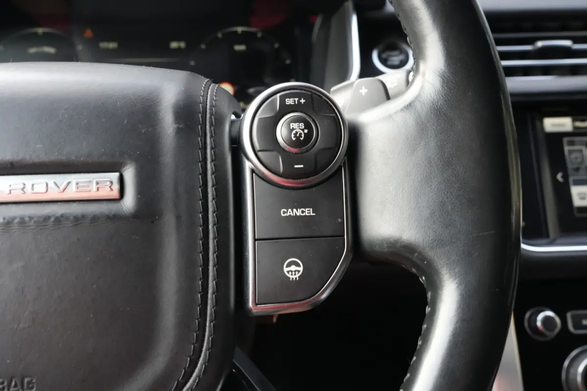 3.0 TDV6 Vogue | 259PK | Navi | Trekhaak | Meridian | 360° | Leder | Land Rover Range Rover Vogue 258 PK met 3.0 V6 diesel, navigatie, elektrisch uitklapbare trekhaak, Meridian audiosysteem
