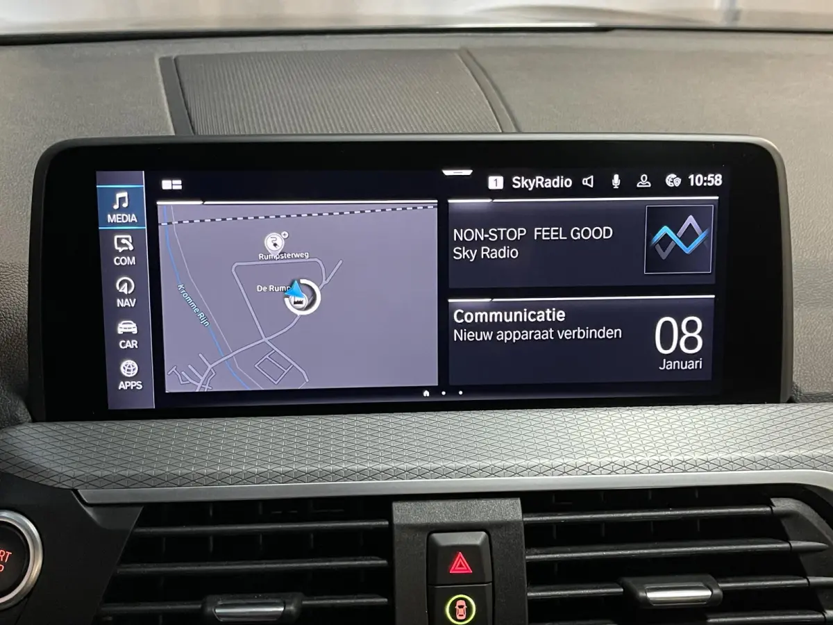 xDrive30e High Executive M Sport 19"/SOH 88%/Leder/Panoramadak/Trekhaak/Keyless/Head-up/Stoelverwarming/Sfeerverlichting/Camera/Apple Carplay & Android Auto