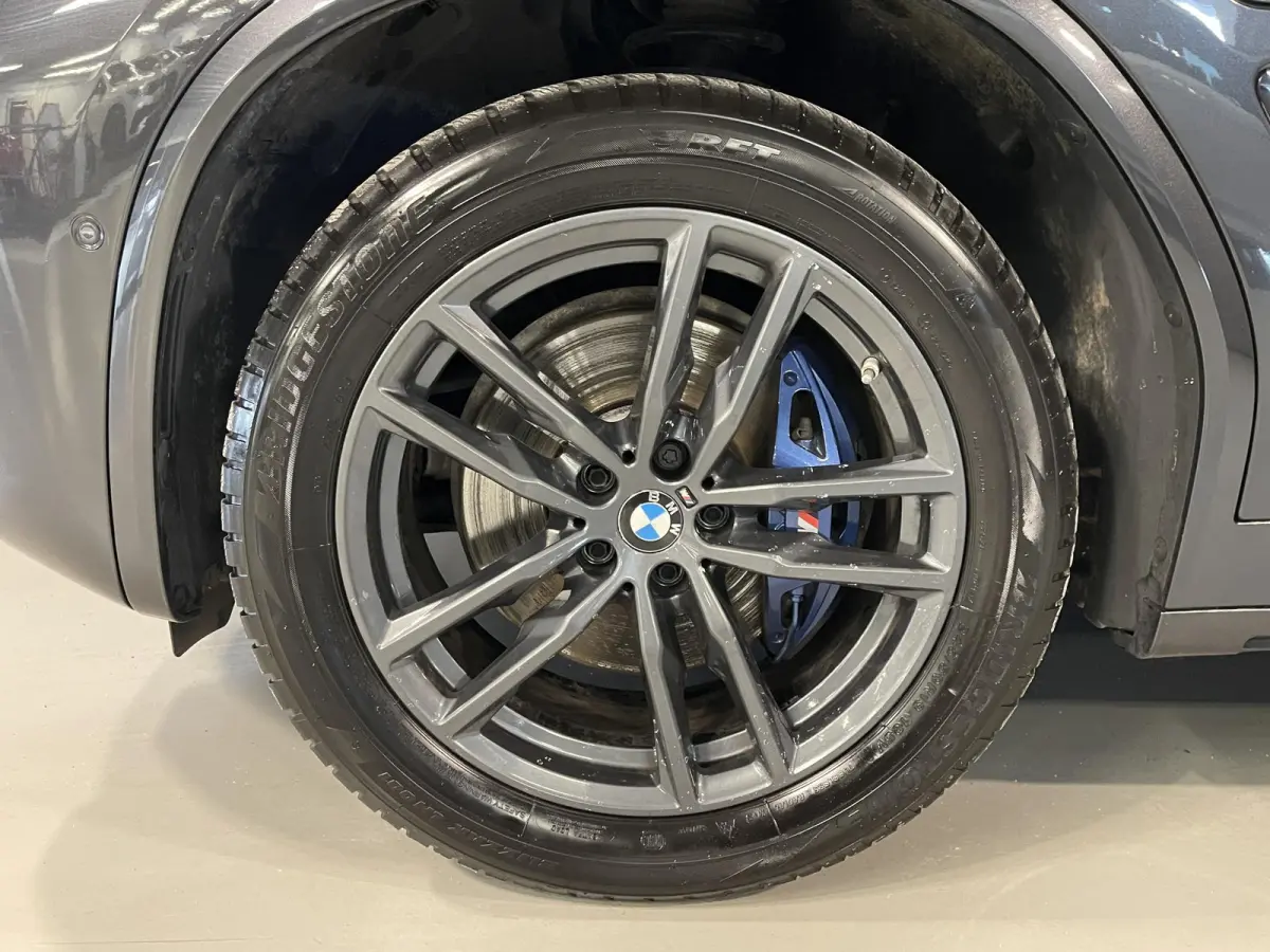 xDrive30e High Executive M Sport 19"/SOH 88%/Leder/Panoramadak/Trekhaak/Keyless/Head-up/Stoelverwarming/Sfeerverlichting/Camera/Apple Carplay & Android Auto