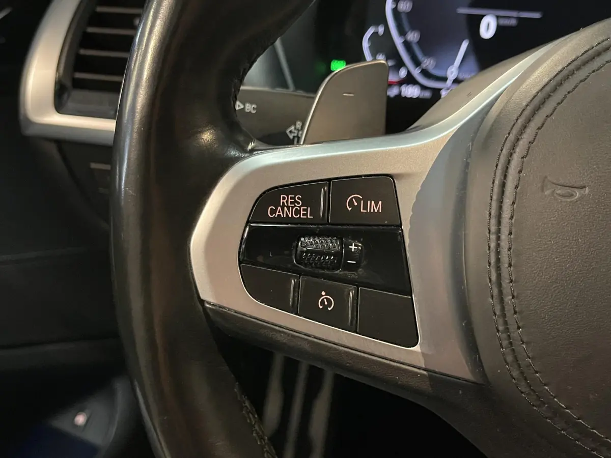 xDrive30e High Executive M Sport 19"/SOH 88%/Leder/Panoramadak/Trekhaak/Keyless/Head-up/Stoelverwarming/Sfeerverlichting/Camera/Apple Carplay & Android Auto