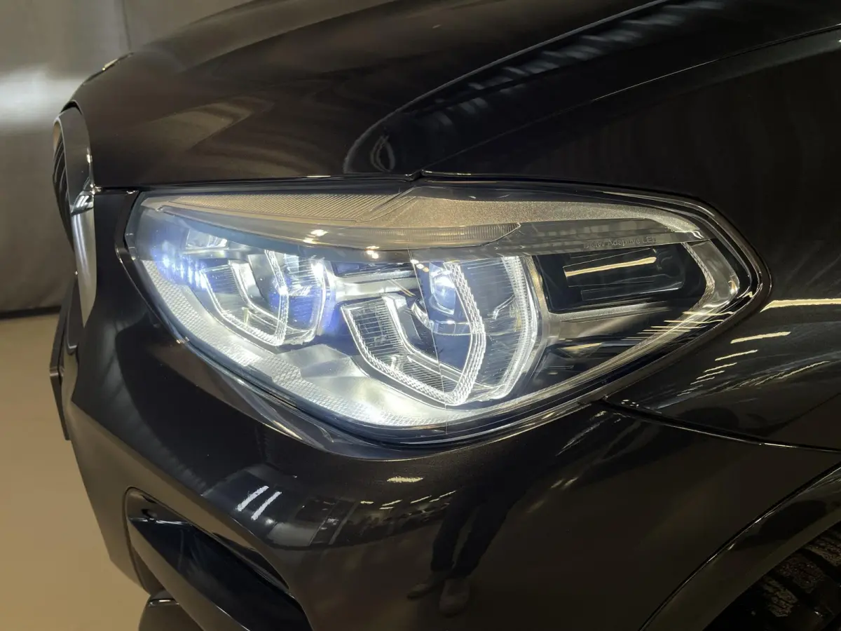 xDrive30e High Executive M Sport 19"/SOH 88%/Leder/Panoramadak/Trekhaak/Keyless/Head-up/Stoelverwarming/Sfeerverlichting/Camera/Apple Carplay & Android Auto