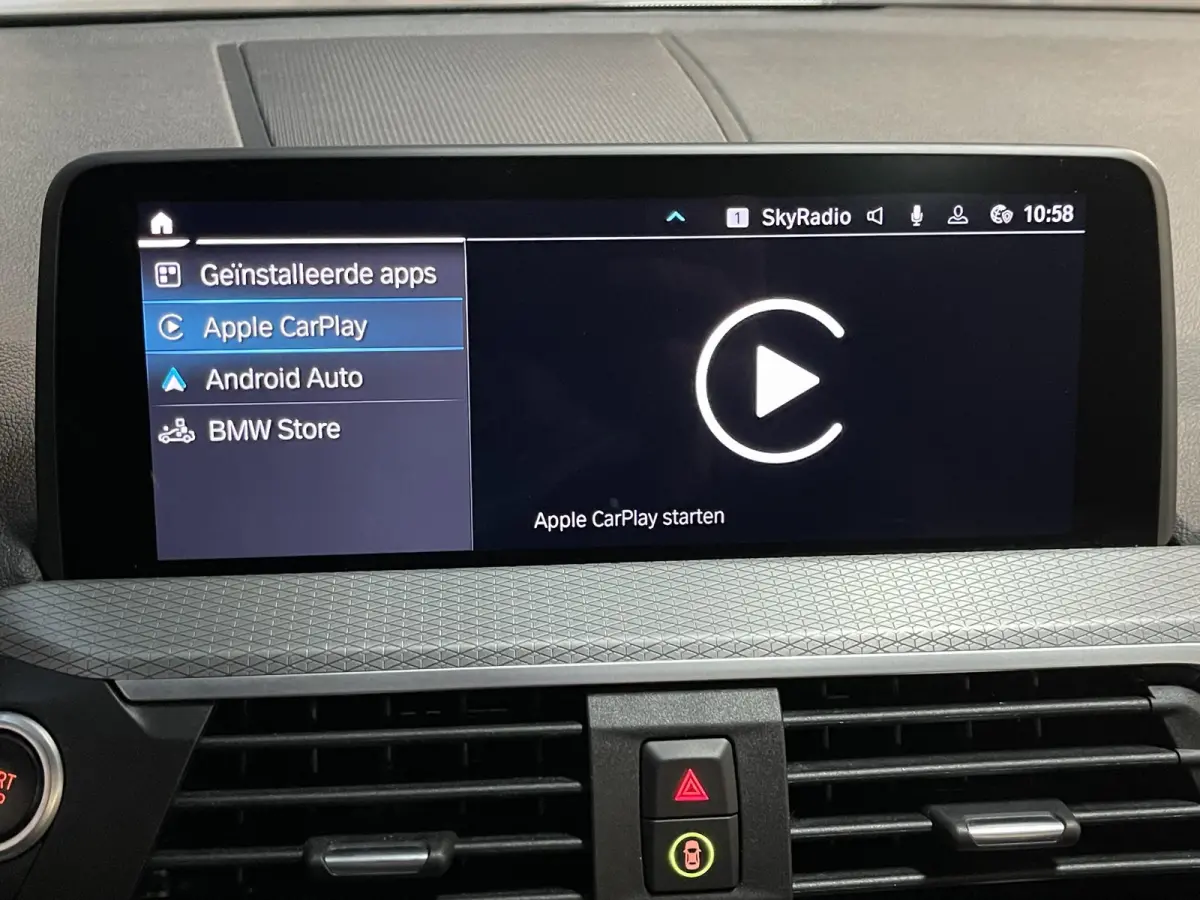 xDrive30e High Executive M Sport 19"/SOH 88%/Leder/Panoramadak/Trekhaak/Keyless/Head-up/Stoelverwarming/Sfeerverlichting/Camera/Apple Carplay & Android Auto