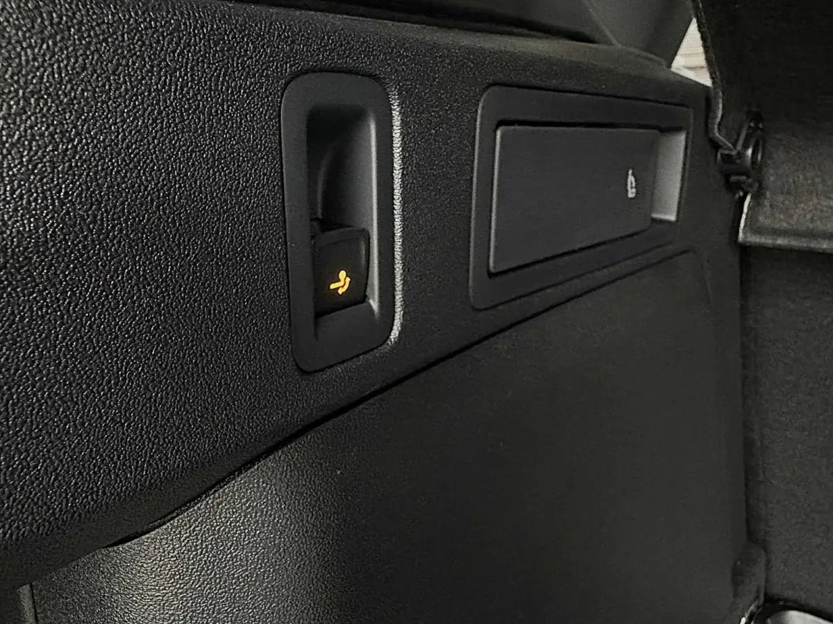 1.5 eHybrid 204pk DSG R-Line Edition | Panoramadak | Trekhaak | Massagestoelen