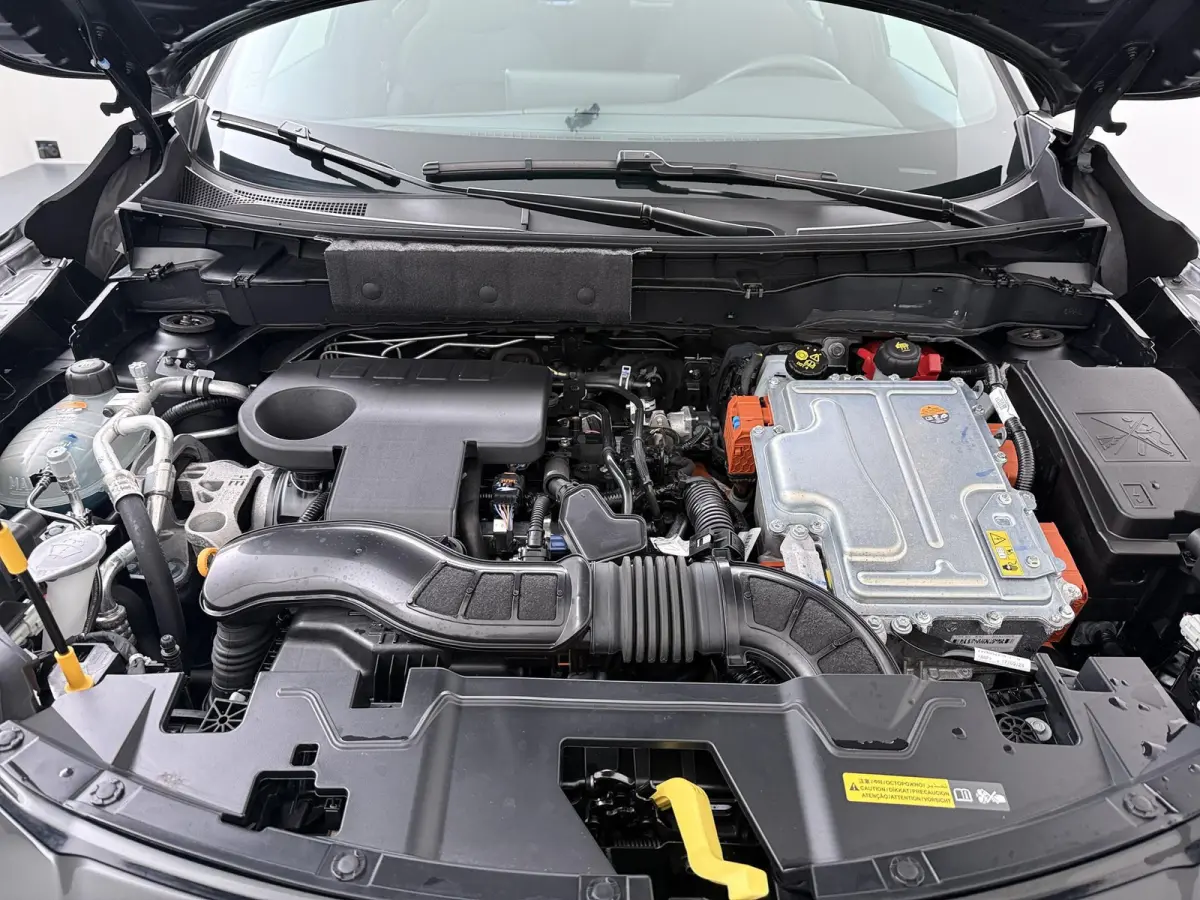 1.6 Hybrid N-Connecta | Automaat | Achteruitrijcamera | Navigatie |