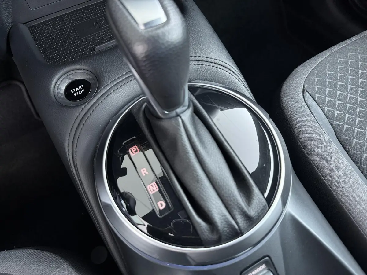 1.6 Hybrid N-Connecta | Automaat | Achteruitrijcamera | Navigatie |