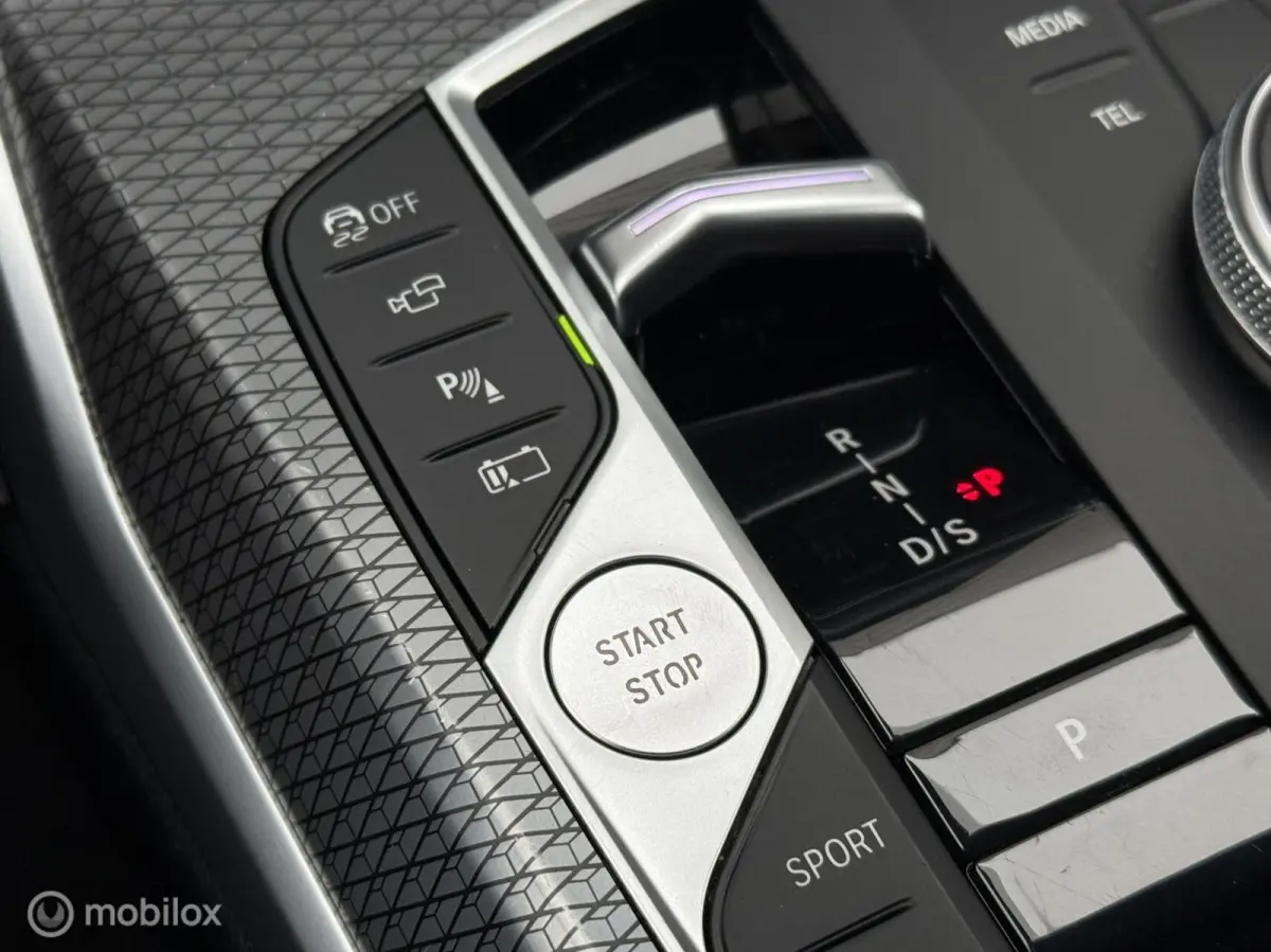 330e xDrive M Performance Panodak HUD LED Navi Carplay Brooklyn Grau