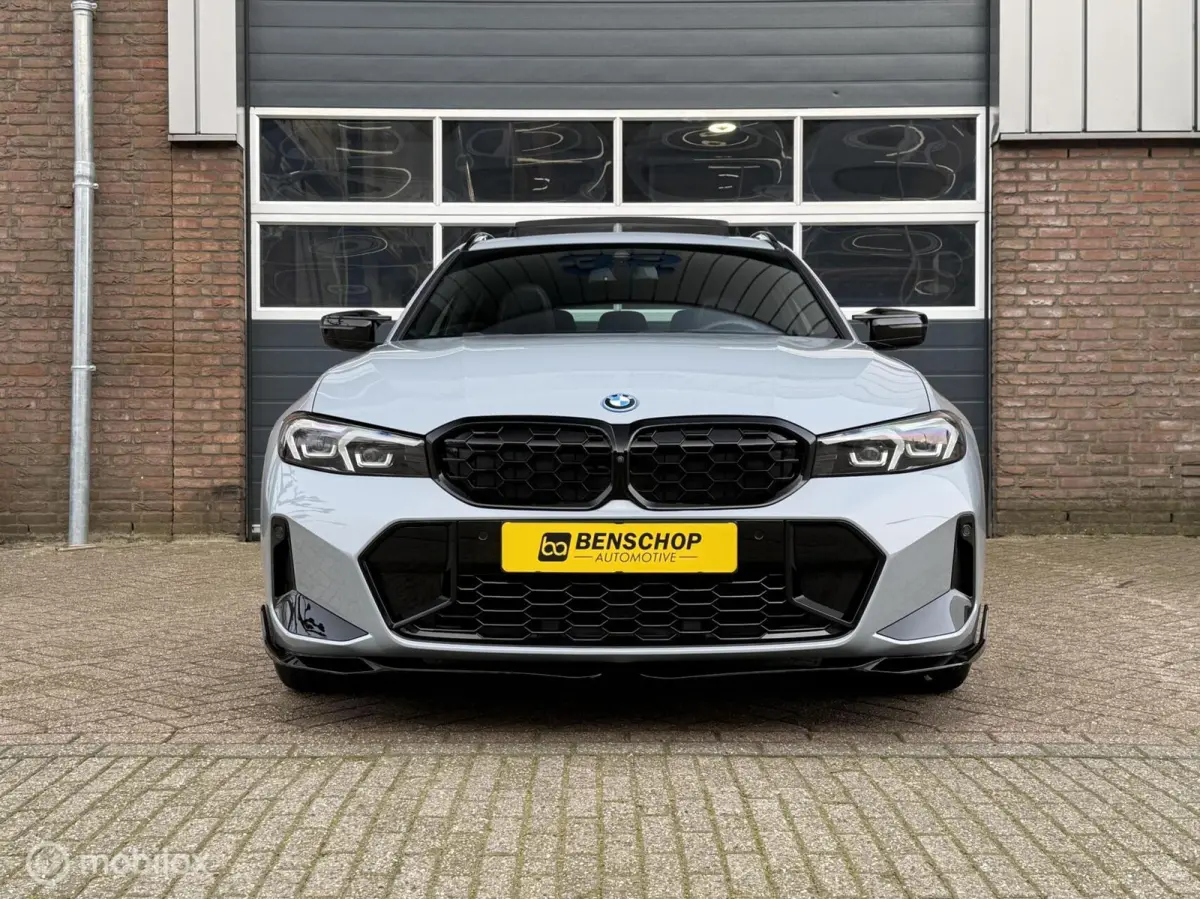 330e xDrive M Performance Panodak HUD LED Navi Carplay Brooklyn Grau