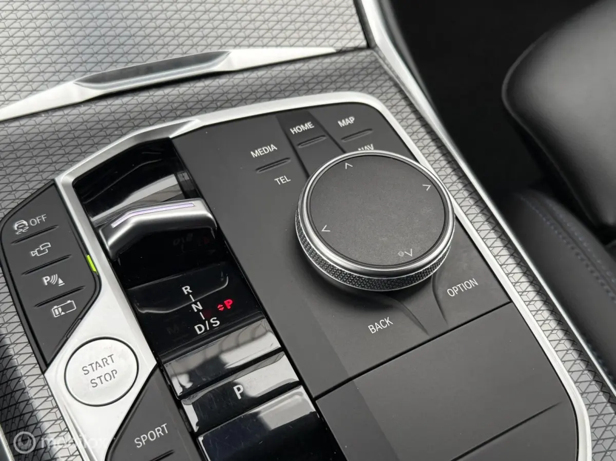 330e xDrive M Performance Panodak HUD LED Navi Carplay Brooklyn Grau