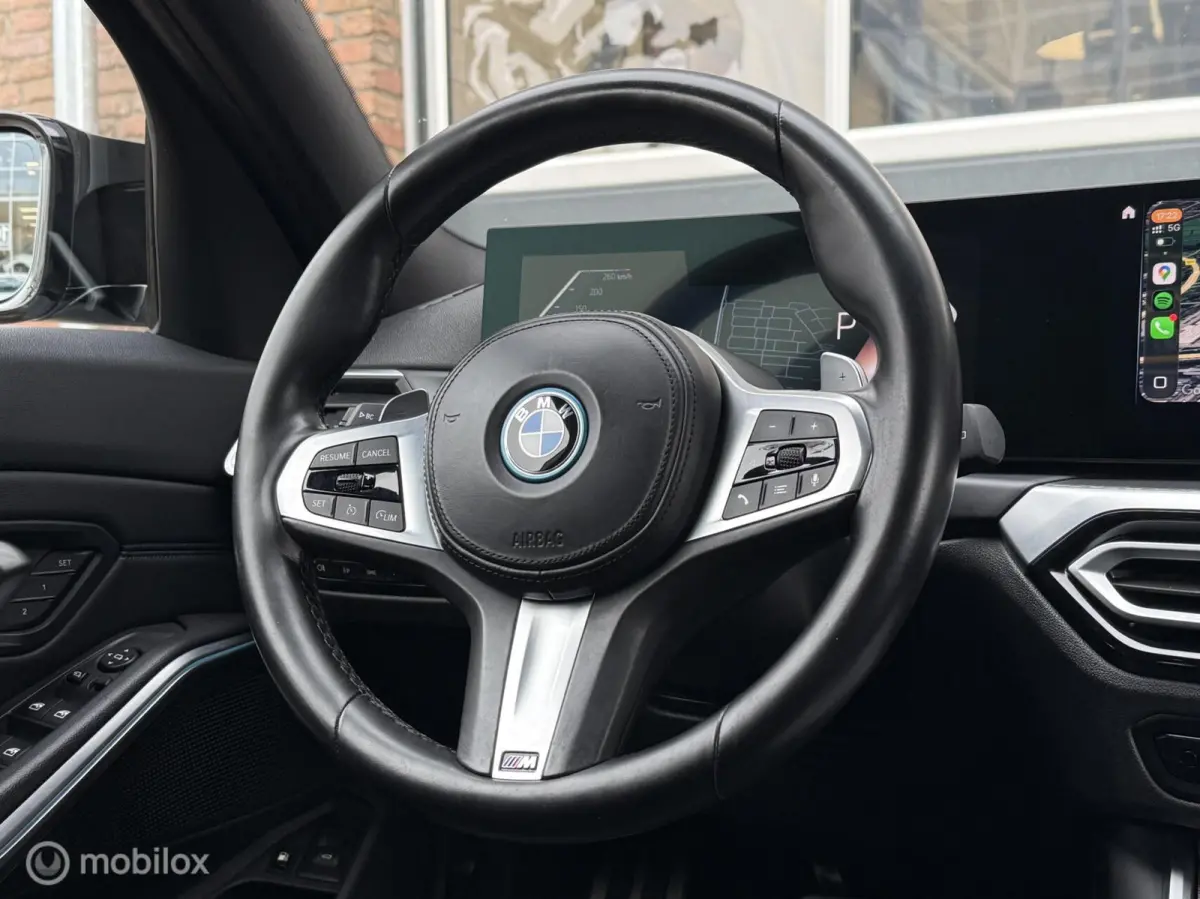 330e xDrive M Performance Panodak HUD LED Navi Carplay Brooklyn Grau