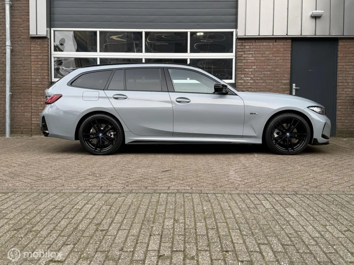 330e xDrive M Performance Panodak HUD LED Navi Carplay Brooklyn Grau