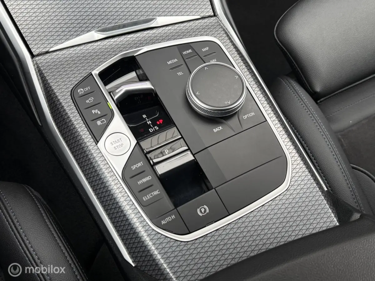 330e xDrive M Performance Panodak HUD LED Navi Carplay Brooklyn Grau