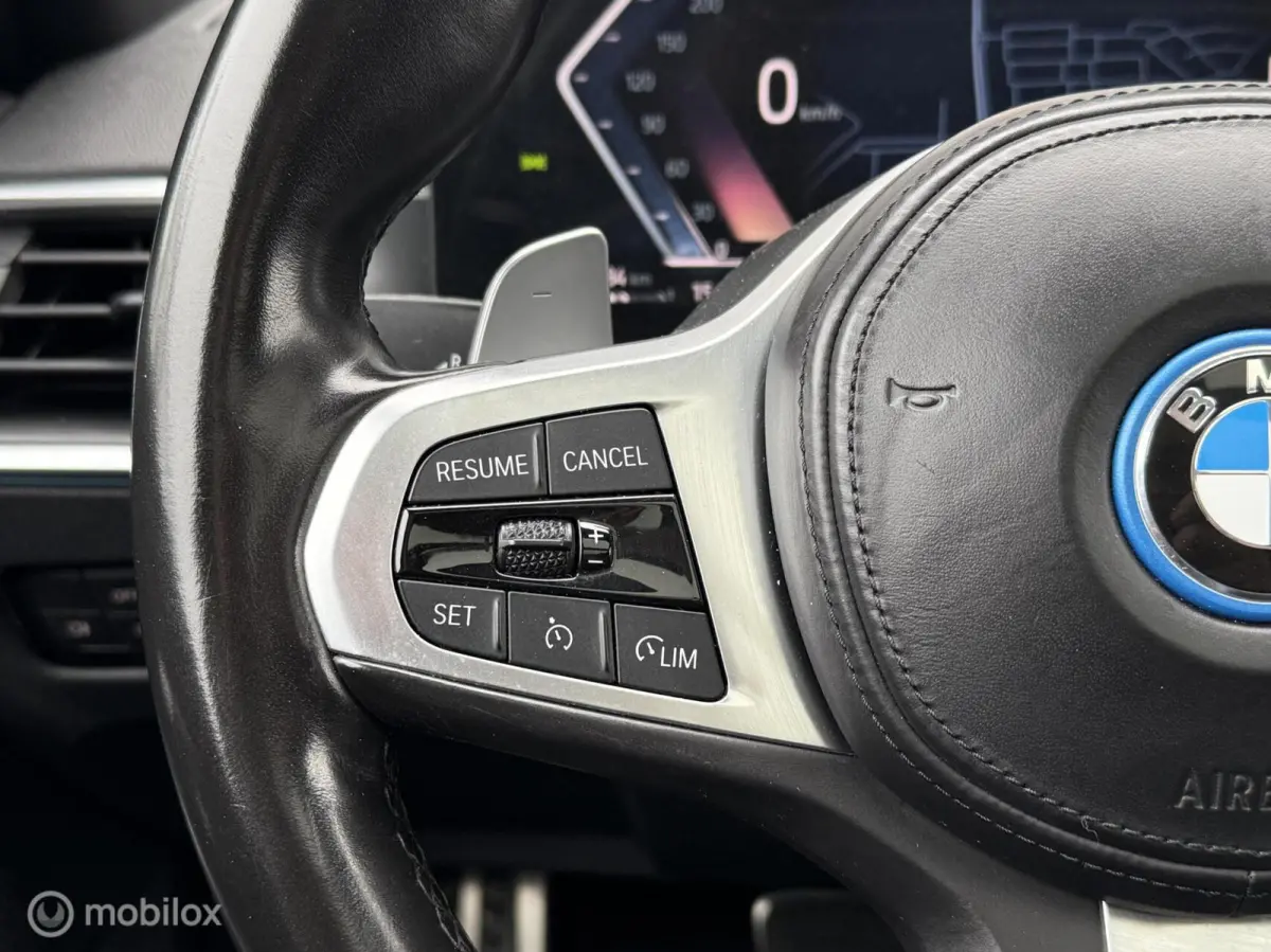 330e xDrive M Performance Panodak HUD LED Navi Carplay Brooklyn Grau