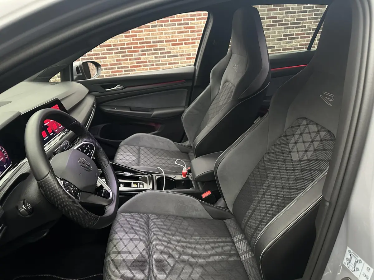 1.5 eTSI R-Line Dodehoek herkenning | Camera | Virtual display | Keyless entry