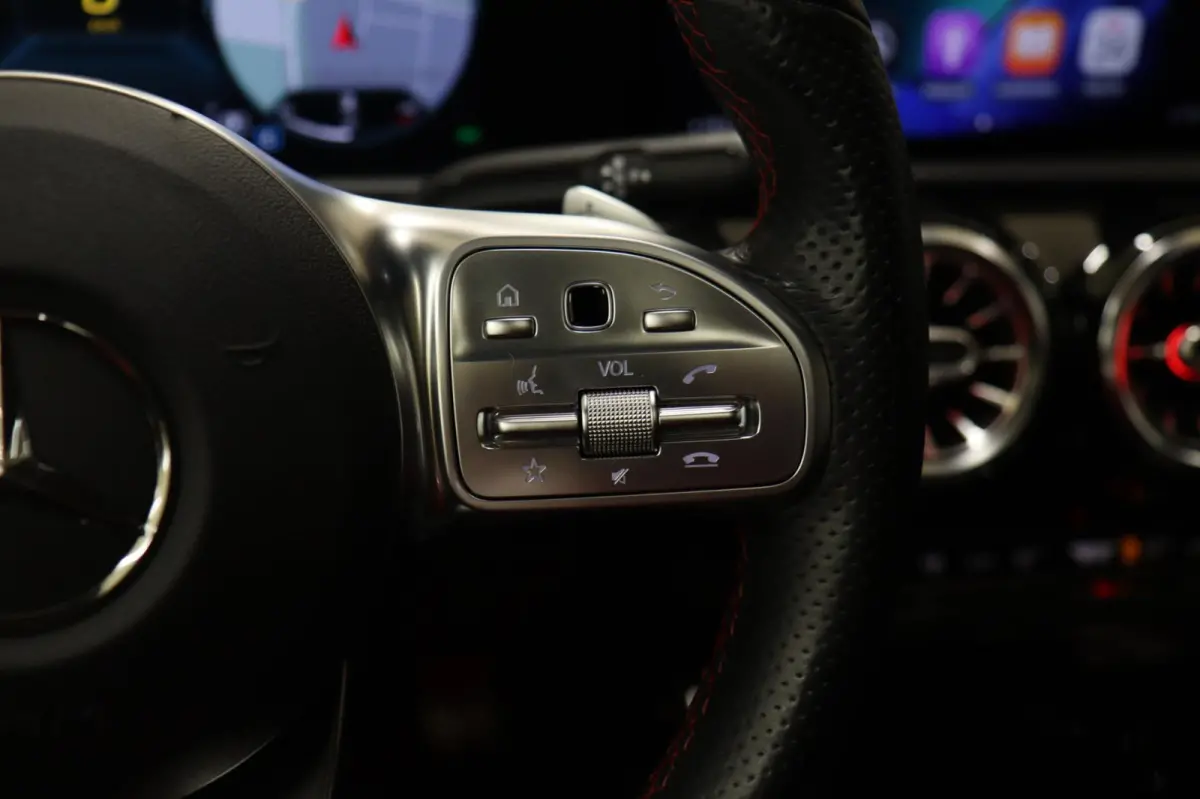 220 AMG Pano/Memory/Burm/Sfeer/Camera/Carplay/BOMVOL