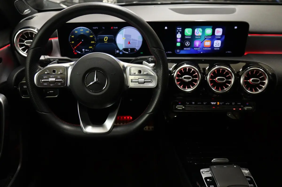 220 AMG Pano/Memory/Burm/Sfeer/Camera/Carplay/BOMVOL