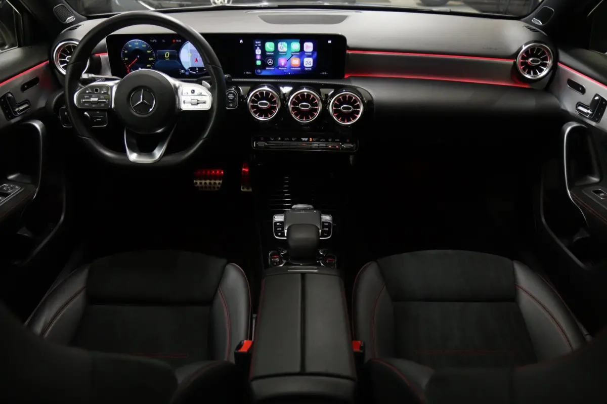 220 AMG Pano/Memory/Burm/Sfeer/Camera/Carplay/BOMVOL