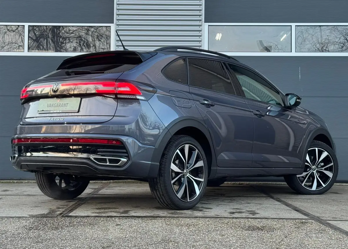 1.0 TSI R-Line |Camera |Virtual display |IQ Light |Keyless |Stoelverw. |ACC