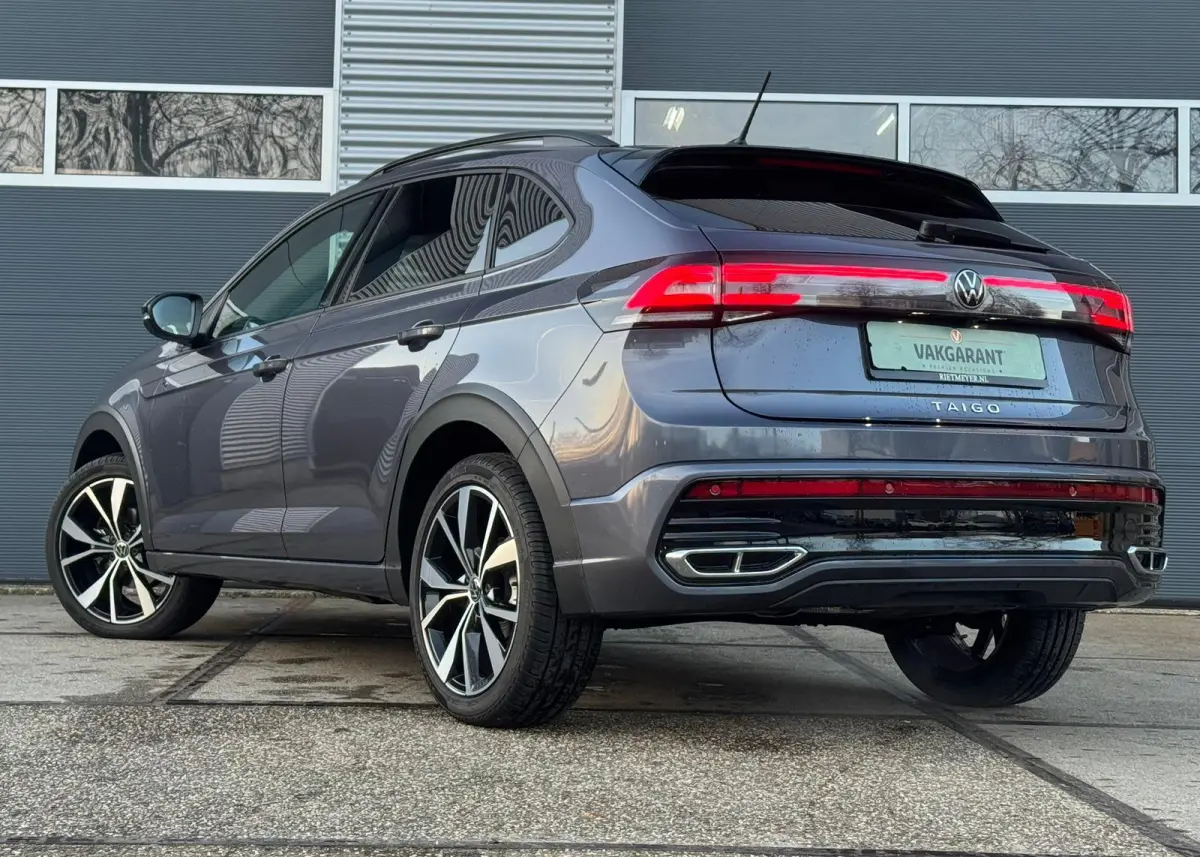 1.0 TSI R-Line |Camera |Virtual display |IQ Light |Keyless |Stoelverw. |ACC