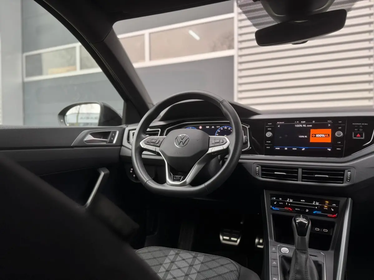 1.0 TSI R-Line |Camera |Virtual display |IQ Light |Keyless |Stoelverw. |ACC