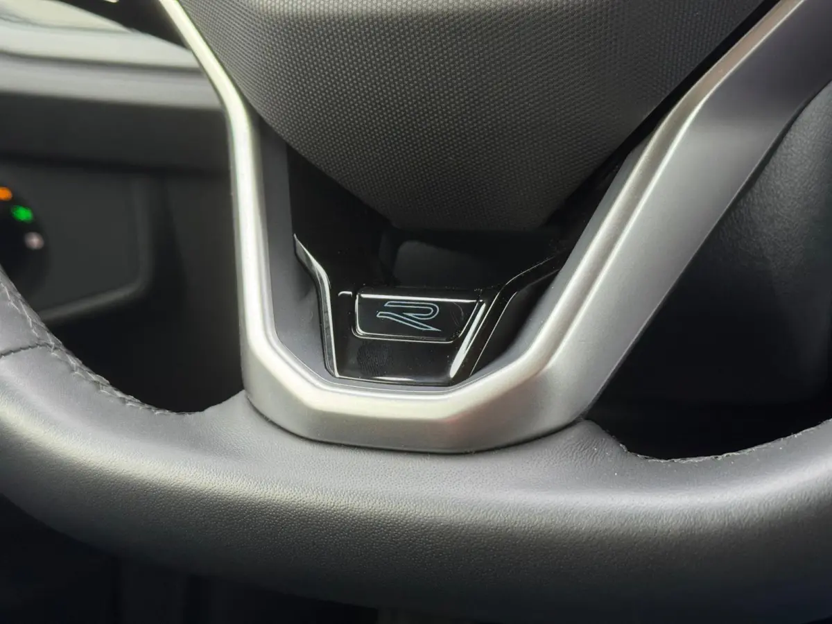 1.0 TSI R-Line |Camera |Virtual display |IQ Light |Keyless |Stoelverw. |ACC
