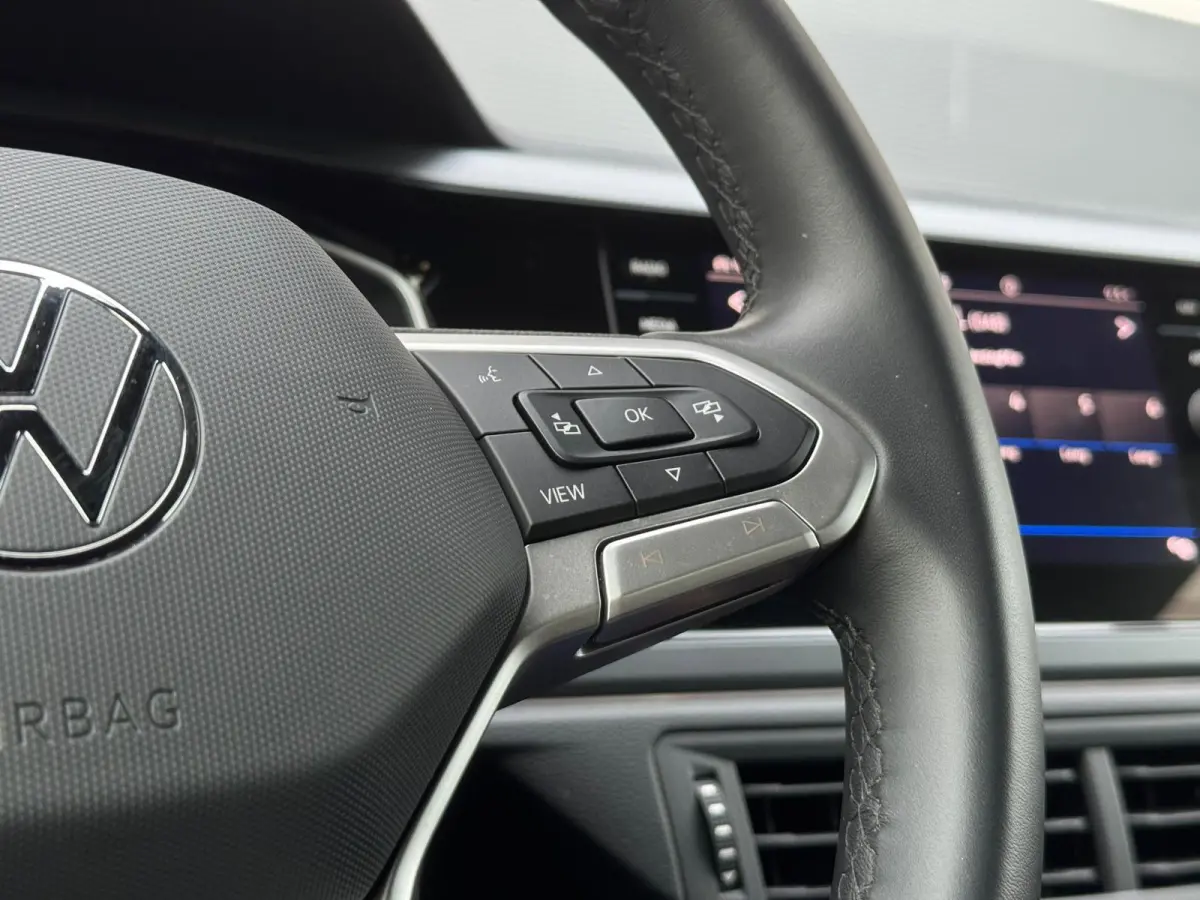 1.0 TSI R-Line |Camera |Virtual display |IQ Light |Keyless |Stoelverw. |ACC