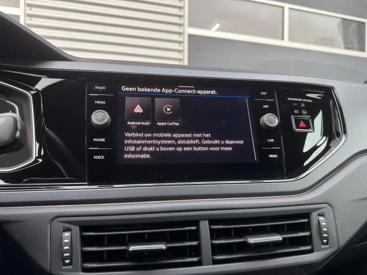 1.0 TSI R-Line |Camera |Virtual display |IQ Light |Keyless |Stoelverw. |ACC