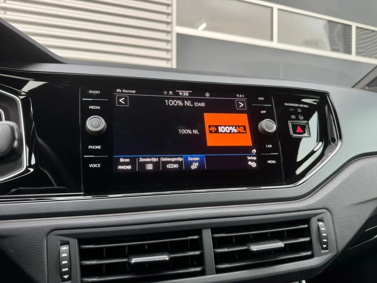 1.0 TSI R-Line |Camera |Virtual display |IQ Light |Keyless |Stoelverw. |ACC