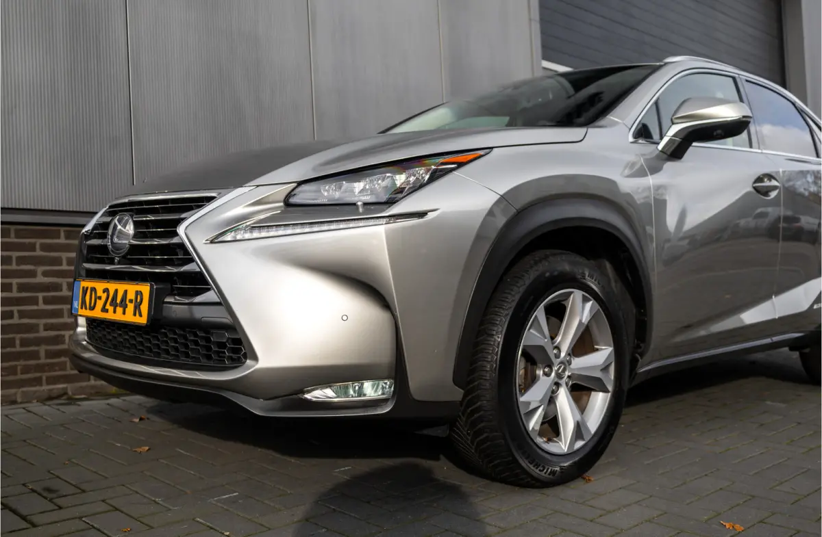 300h 198 pk AWD President Line / Red-Carpet/ Stoel.Verw+Verk/ Stuurwerw/ 360-Camera/ Adapt. Cruise/ Head-Up/ Keyless/ 18''LMV