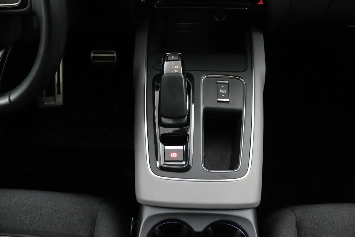Plug-in Hybrid*CARPLAY*AUTOM.*ECC*ACC*NAVI*CAM*
