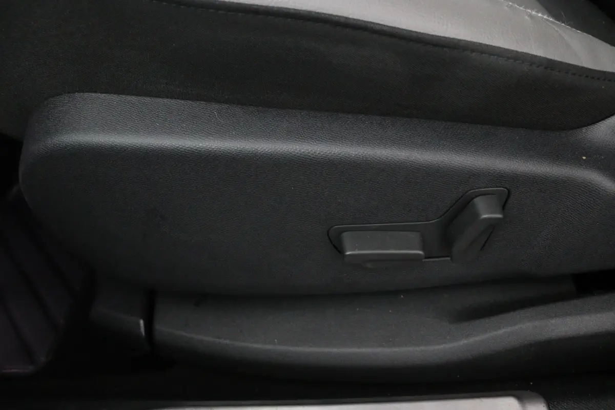Plug-in Hybrid*CARPLAY*AUTOM.*ECC*ACC*NAVI*CAM*