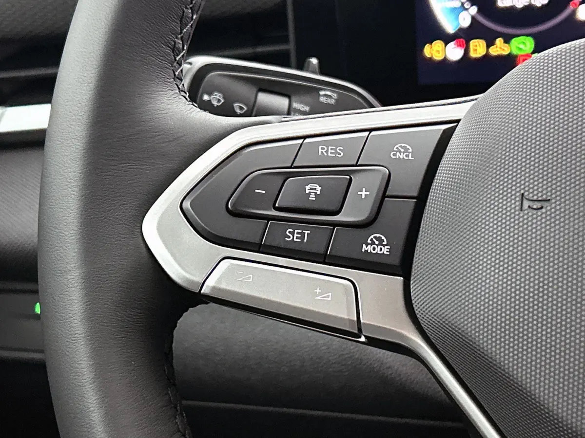 1.5 eTsi Life First Edition 116 PK Automaat | Keyless access | 18" Lichtmetalen velgen | LED koplampen | Apple Carplay | Camera | Android Auto | Climate control | Stoelverwarming | Adaptive 