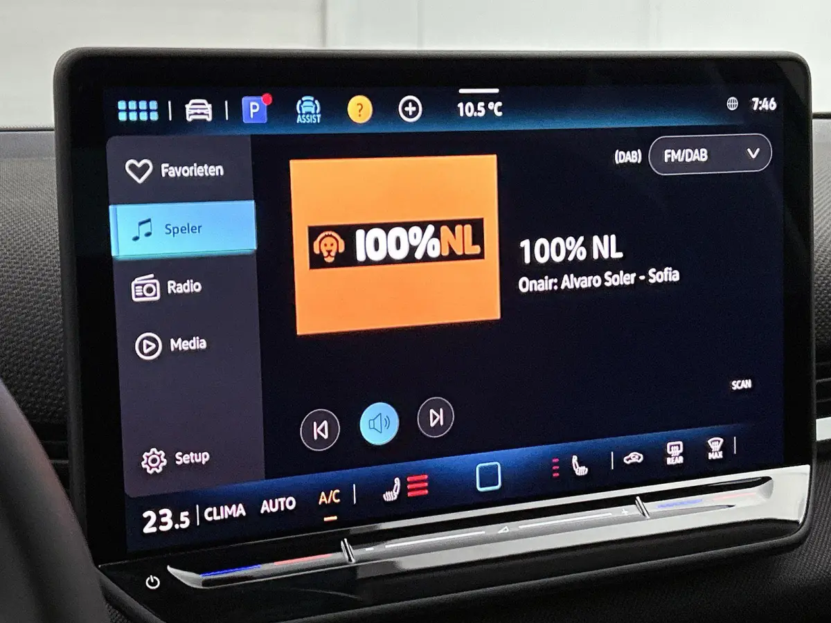 1.5 eTsi Life First Edition 116 PK Automaat | Keyless access | 18" Lichtmetalen velgen | LED koplampen | Apple Carplay | Camera | Android Auto | Climate control | Stoelverwarming | Adaptive 