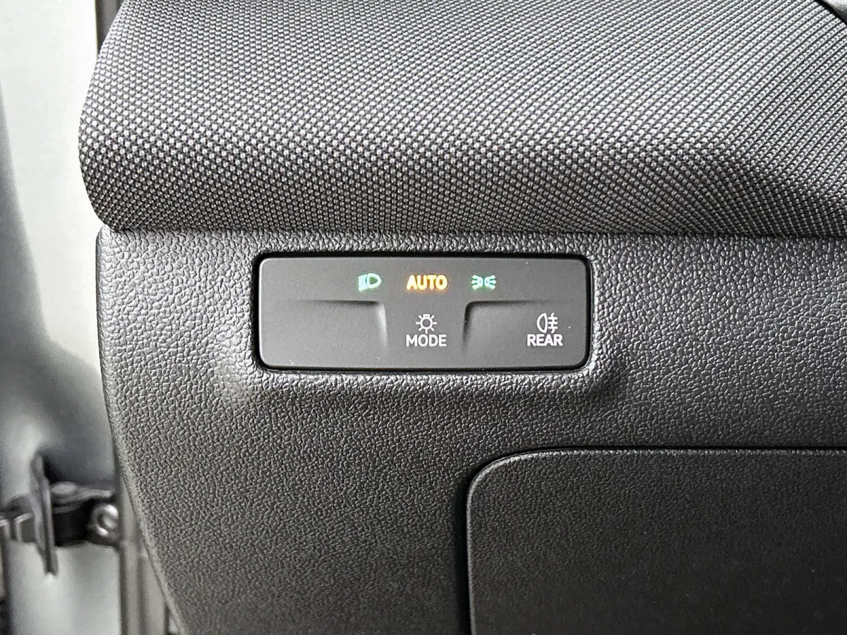 1.5 eTsi Life First Edition 116 PK Automaat | Keyless access | 18" Lichtmetalen velgen | LED koplampen | Apple Carplay | Camera | Android Auto | Climate control | Stoelverwarming | Adaptive 